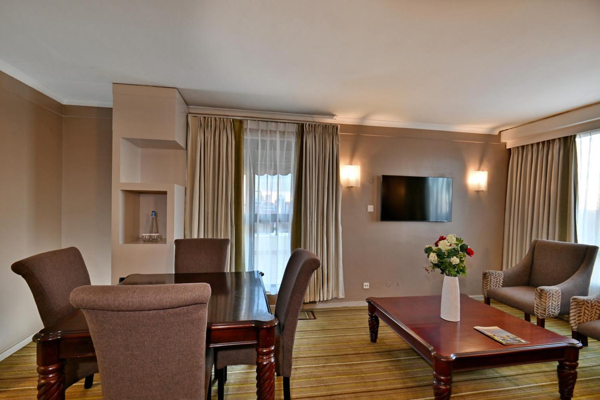 Holiday Inn - Harare By Ihg Dış mekan fotoğraf